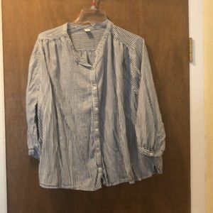 Old Navy grey and white pheasant with 3/4 sleeves